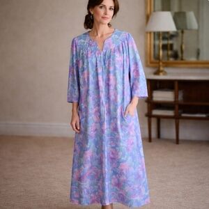 Vintage 80's Floral Pastel Robe Housecoat Zip Front Closure Lightweight Pockets
